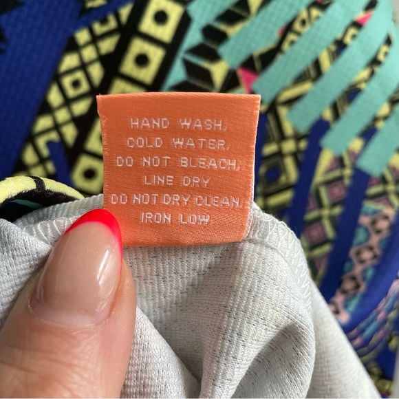 Aztec print sleeveless Bodycon mini Dress - Picture 6 of 7